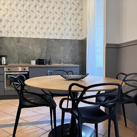 Nazionale Station Apartment